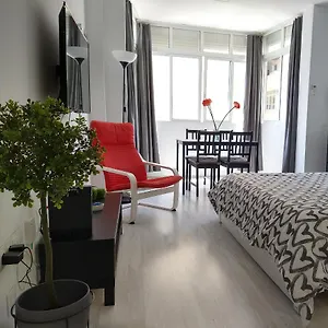 Apartment Amplio Estudio,vista Mar Y Montana, A Pasos Del Centro, Torremolinos